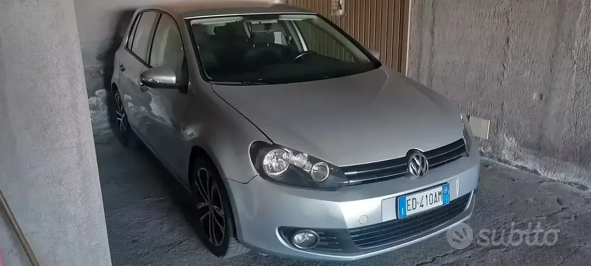 Usata VW Golf VI 105 CV (77 kW) 2010 Utilitaria