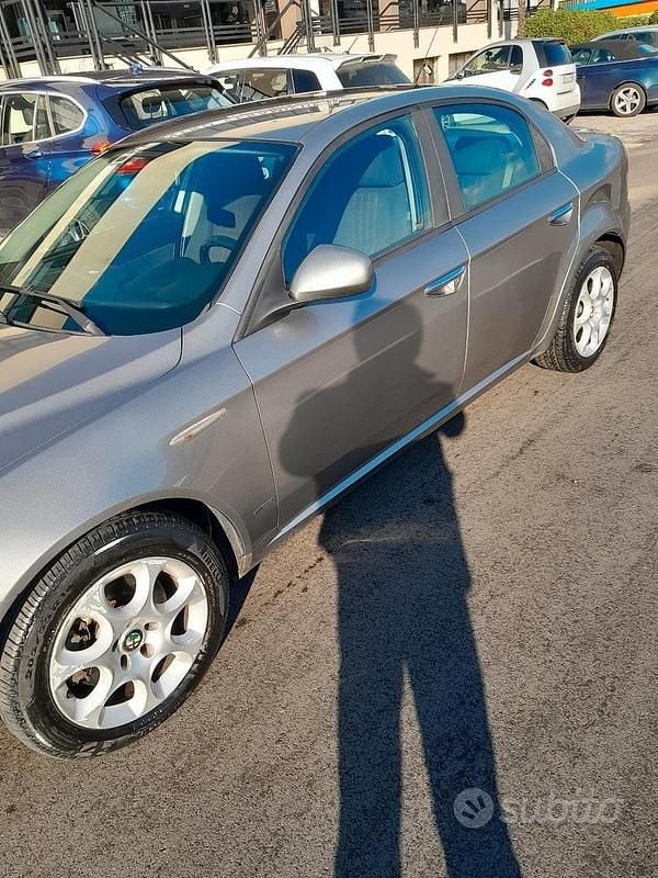 Usata Alfa Romeo 159 150 CV (110 kW) 2009 Grigio Berlina