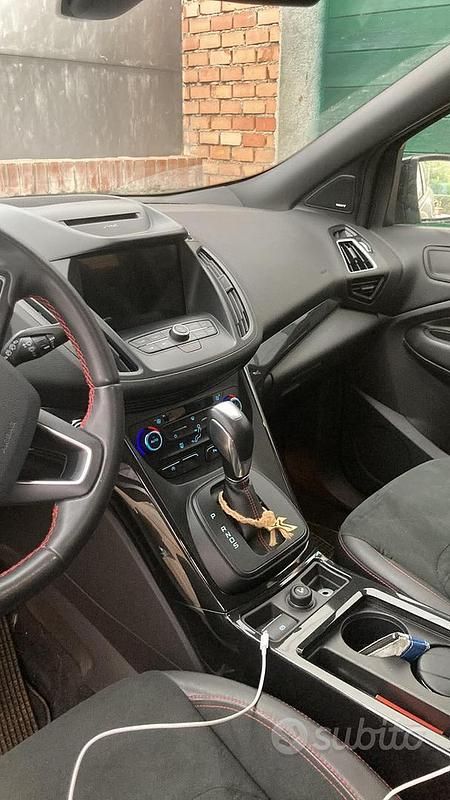 Usata Ford Kuga ST-Line 120 CV (88 kW) 2018 Nero SUV