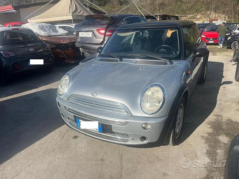 Usata Mini ONE 89 CV (65 kW) 2005 Grigio Utilitaria