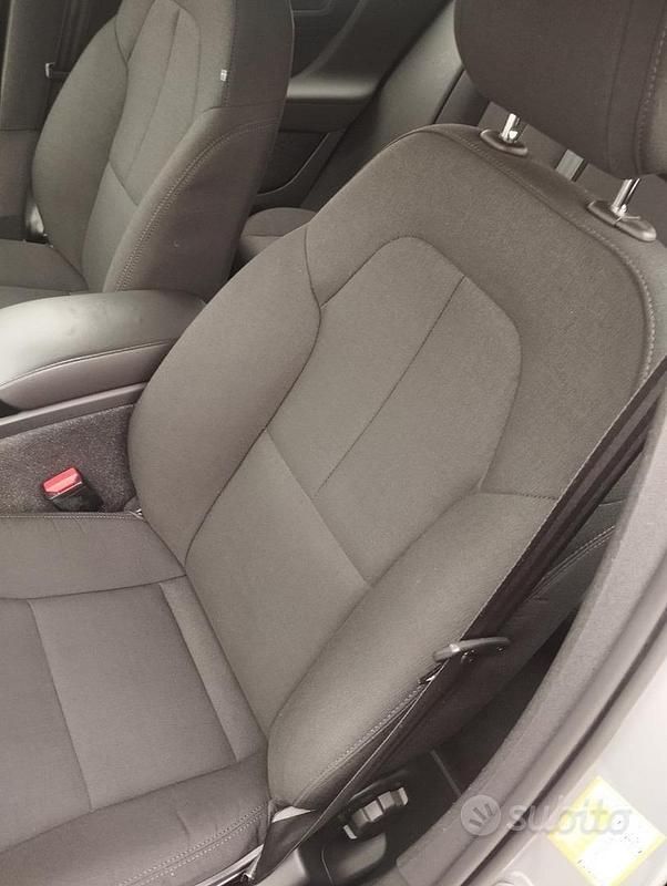 Usata Volvo XC40 129 CV (94 kW) 2022 Grigio SUV