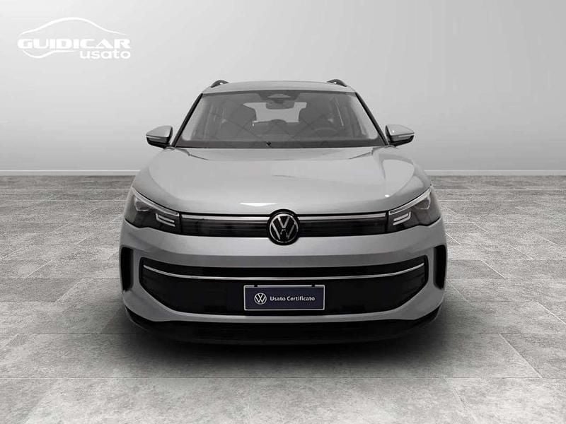 Begagnad VW Tiguan Allspace Edition 150 HK (110 kW) 2025 Grå SUV