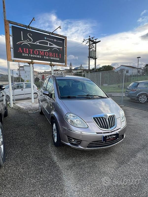 Usata Lancia Musa 95 CV (69 kW) 2008 Viola Monovolume