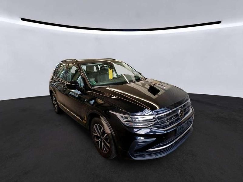 Usata VW Tiguan Life 150 CV (110 kW) 2023 Deep black perlato SUV