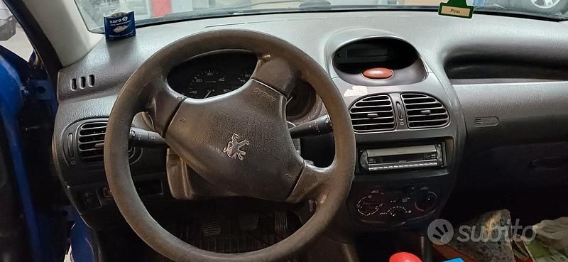 Usata Peugeot 206 68 CV (50 kW) 2002 Blu Furgone
