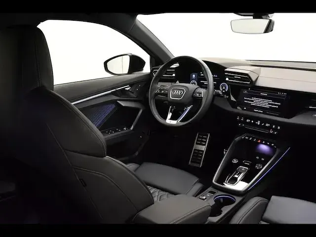 Usata Audi A3 Comfort 150 CV (110 kW) 2025 Grigio freccia perla