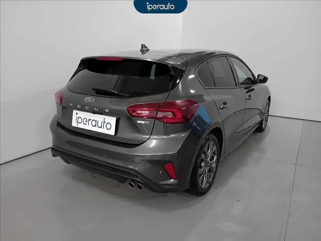 Occasion Ford Focus ST-Line 125 PK (91 kW) 2023 Grijs Sedan