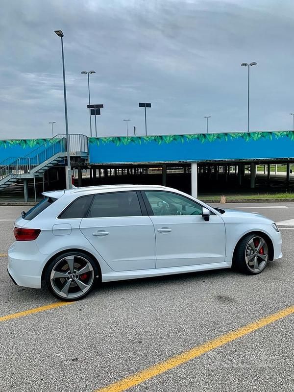 Bianco Usata 2016 Audi RS3 Tre volumi | 29.500 € (Buon prezzo) - Immagine 1/4