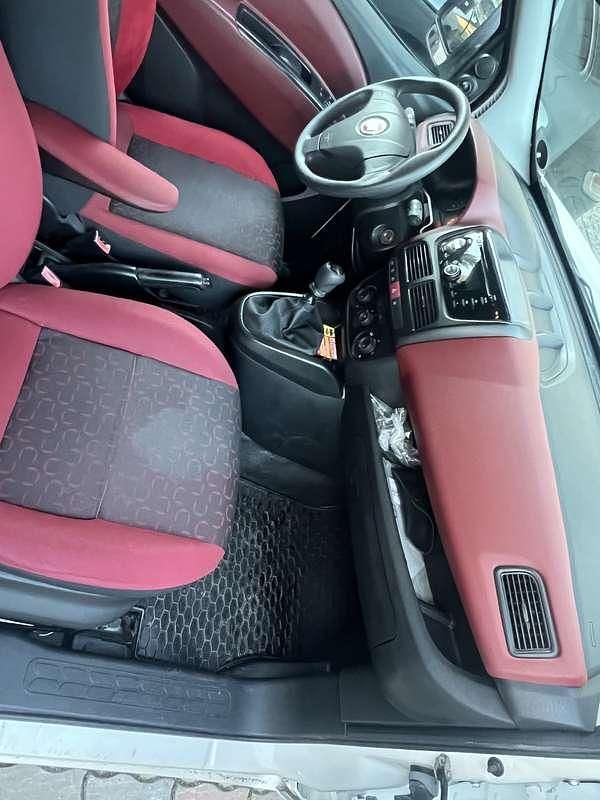 Usata Fiat Doblò Dynamic 120 CV (88 kW) 2011 Monovolume