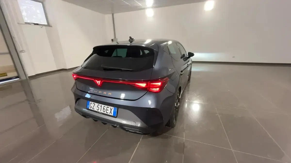 Usata Cupra Leon 150 CV (110 kW) 2025 Grigio