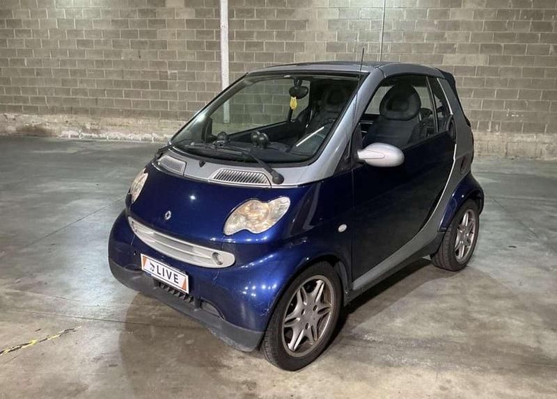 Blu/azzurro Usata 2003 Smart ForTwo Cabrio Passion Cabrio | 2500 € (Buon prezzo) - Immagine 1/4