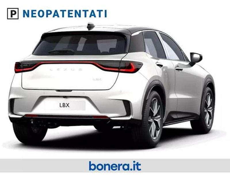 Nuova Lexus LBX 136 CV (100 kW) 2026 Pure white / black (non ord) SUV