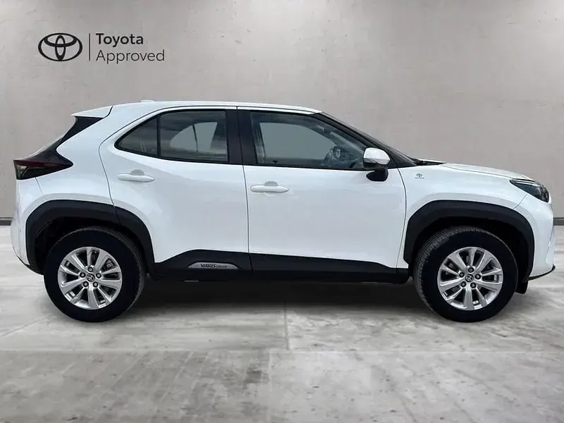 Usata Toyota Yaris Cross Active 116 CV (85 kW) 2022 Bianco SUV