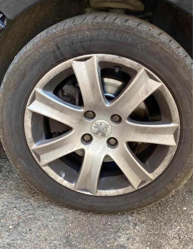 Usata Peugeot 207 90 CV (66 kW) 2006 Nero Utilitaria