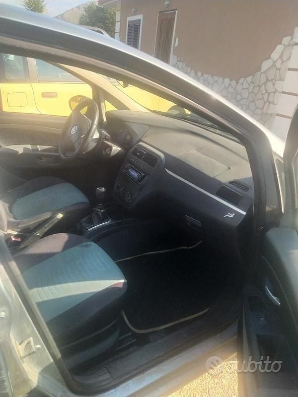 Usata Fiat Grande Punto 75 CV (55 kW) 2007 Grigio Utilitaria