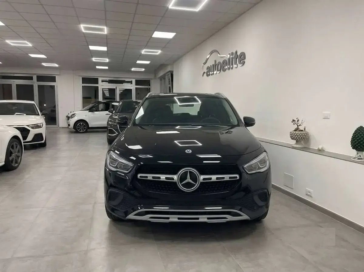 Usata Mercedes 200 116 CV (85 kW) 2022 Nero SUV
