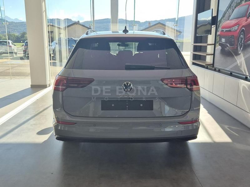 Nuova VW Golf VIII Life 149 CV (109 kW) 2025 Grigio Station wagon