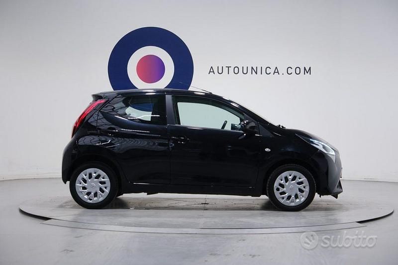 Usata Toyota Aygo Connect Style 72 CV (52 kW) 2019 Nero Utilitaria