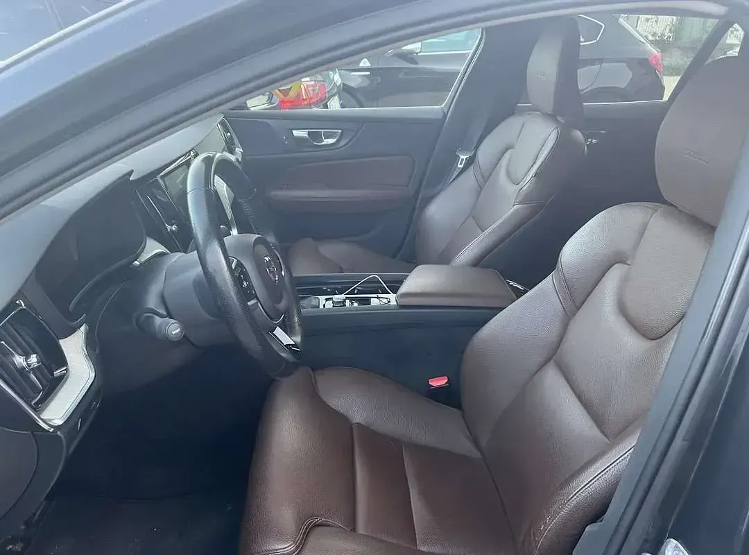 Usata Volvo V60 Inscription 150 CV (110 kW) 2019 Station wagon