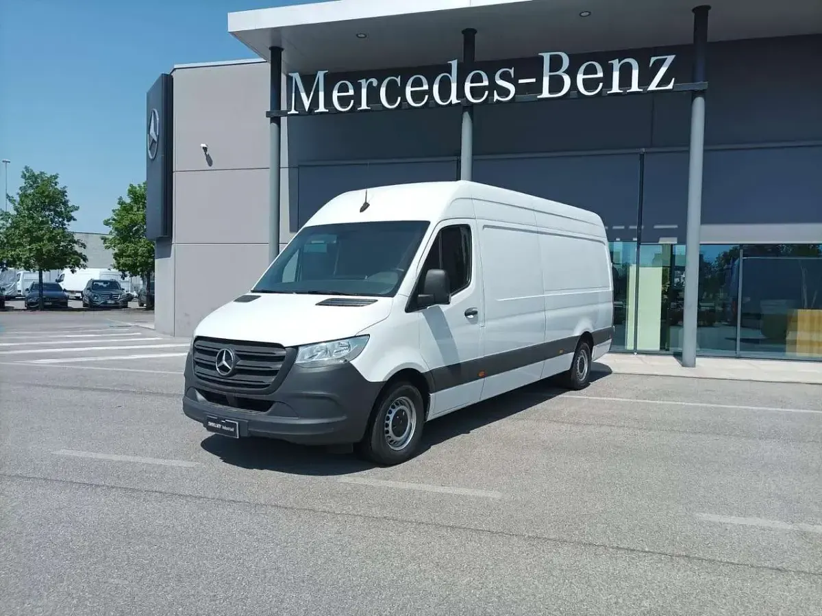 Usata Mercedes Sprinter 150 CV (110 kW) 2021 Bianco artico Furgone