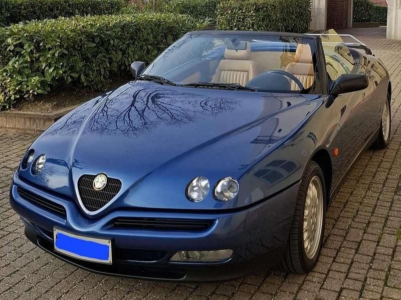 Usata Alfa Romeo Spider 150 CV (110 kW) 1996 Blu/azzurro Cabrio