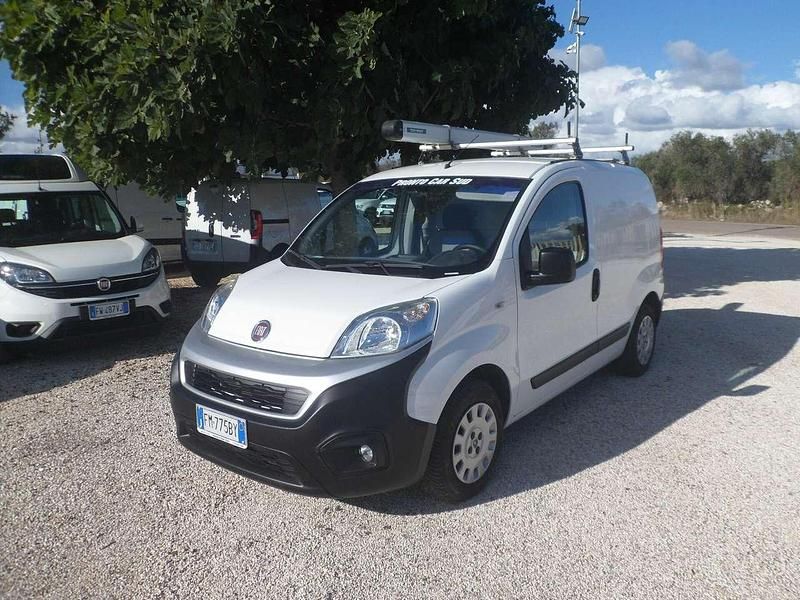 Bianco Usata 2018 Fiat Fiorino Furgone | 7500 € (Ottimo prezzo) - Immagine 1/4