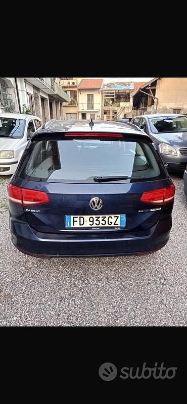 Usata VW Passat 150 CV (110 kW) 2016 Blu Station wagon