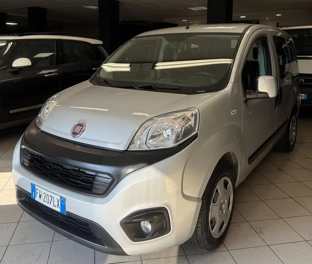 Occasion Fiat Qubo Trekking 80 ch (58 kW) 2019 Argent Monospace
