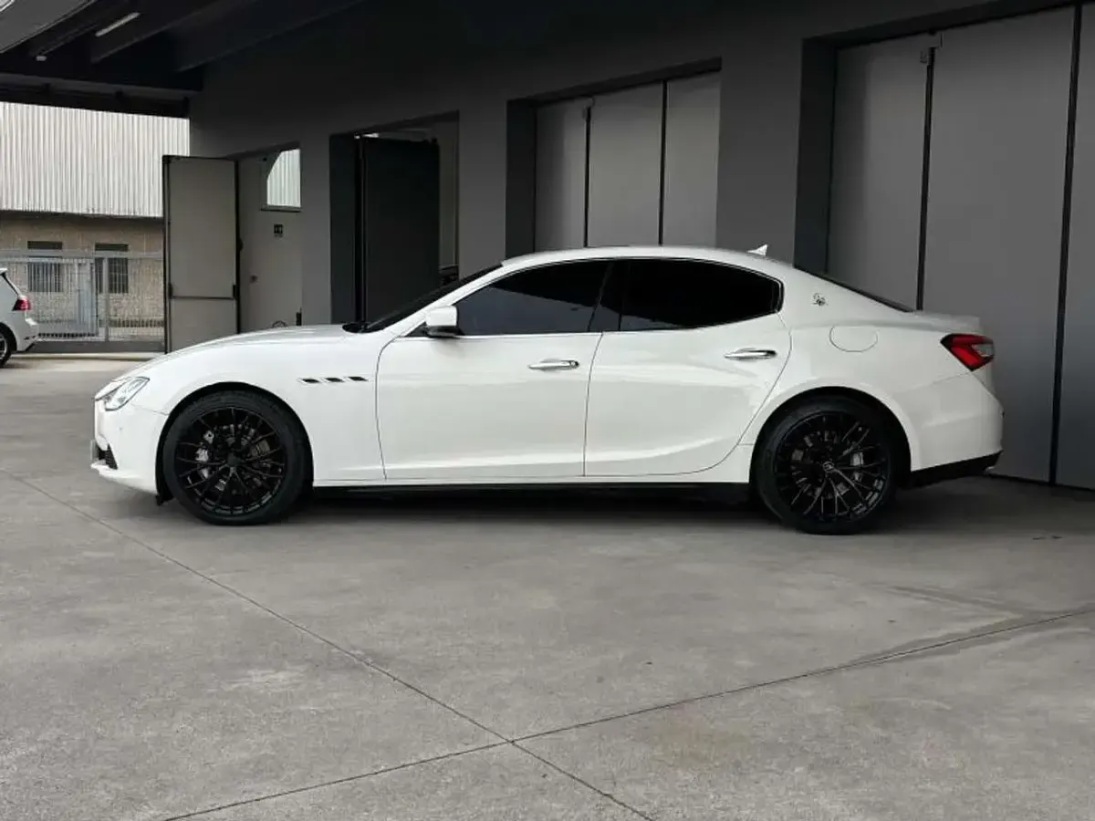 Usata Maserati Ghibli 275 CV (202 kW) 2016 Bianco Berlina