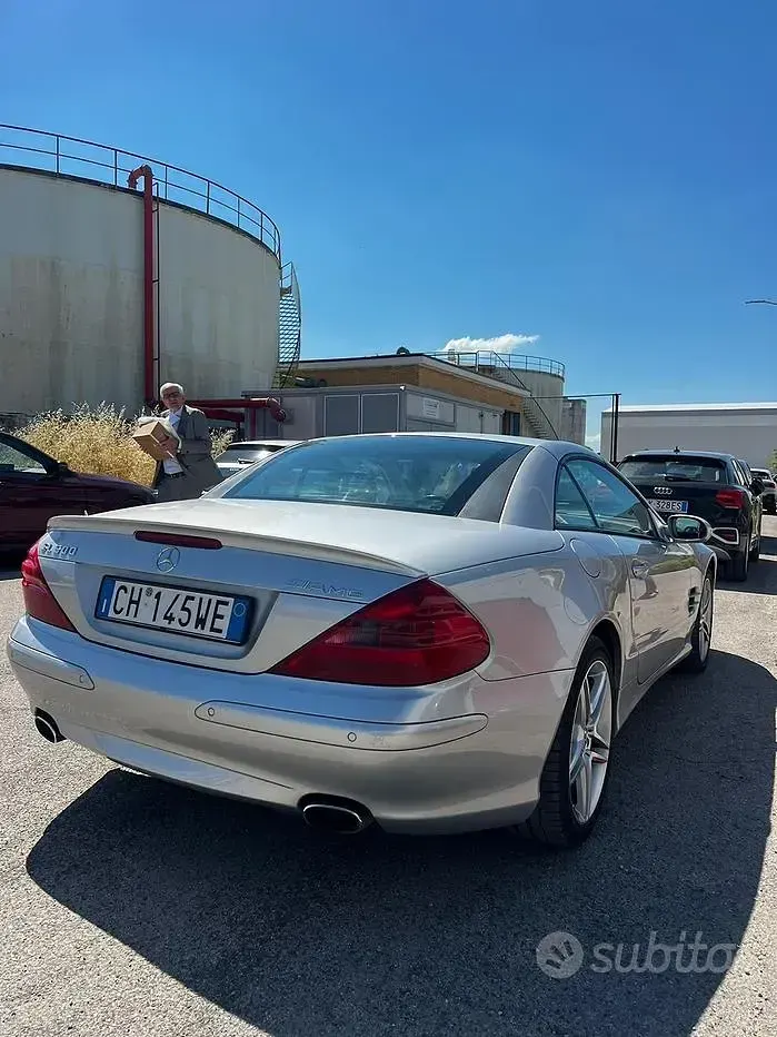 Usata Mercedes SL500 306 CV (225 kW) 2003 Grigio Cabrio