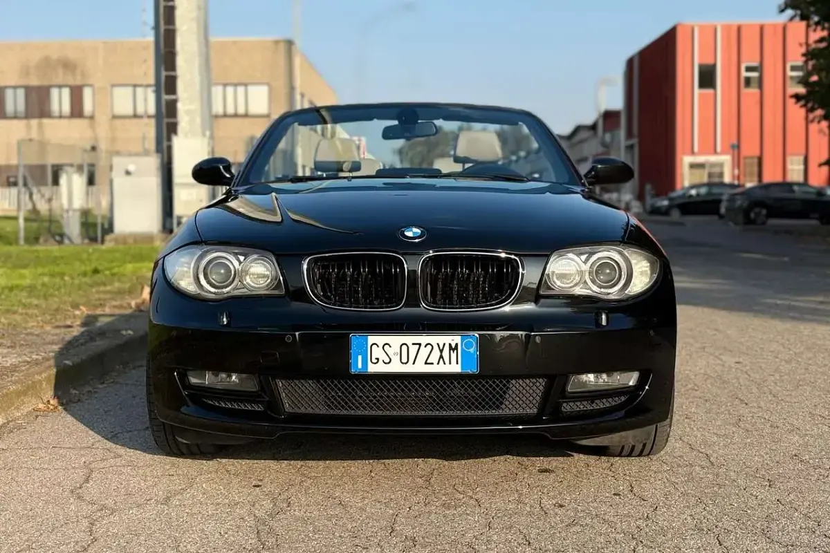 Usata BMW 125 Cabriolet Comfort Edition 218 CV (160 kW) 2009 Nero Cabrio