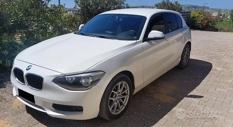 Usata BMW 116 Sport Line 116 CV (85 kW) 2014 Bianco Utilitaria