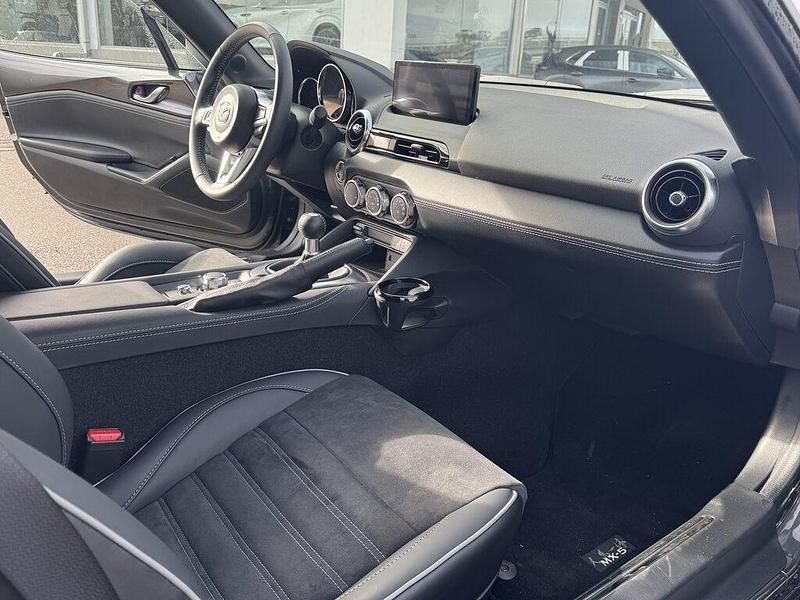 Nuova Mazda MX5 132 CV (97 kW) 2025 Machine grey Cabrio