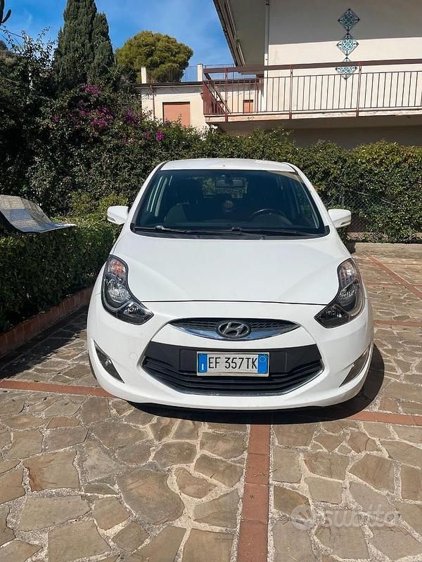 Bianco Usata 2011 Hyundai ix20 Due volumi | 3700 € (Buon prezzo) - Immagine 1/4