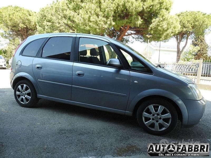 Usata Opel Meriva Enjoy 101 CV (74 kW) 2006 Grigio(met.) Monovolume