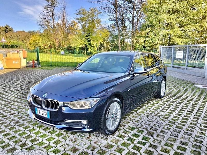 Usata BMW 320 184 CV (135 kW) 2014 Blu Berlina