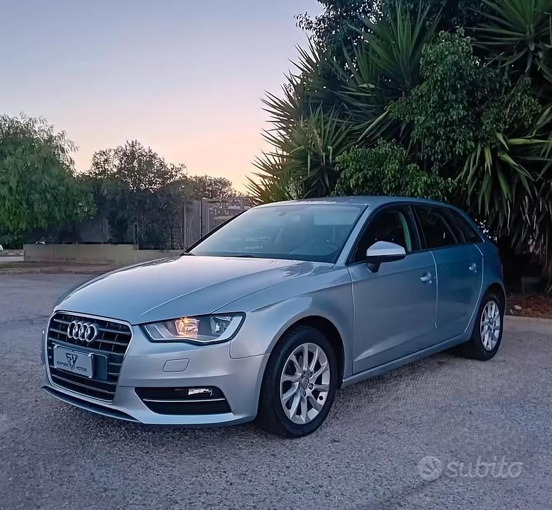 Usata Audi A3 Attraction 110 CV (80 kW) 2015 Grigio Berlina