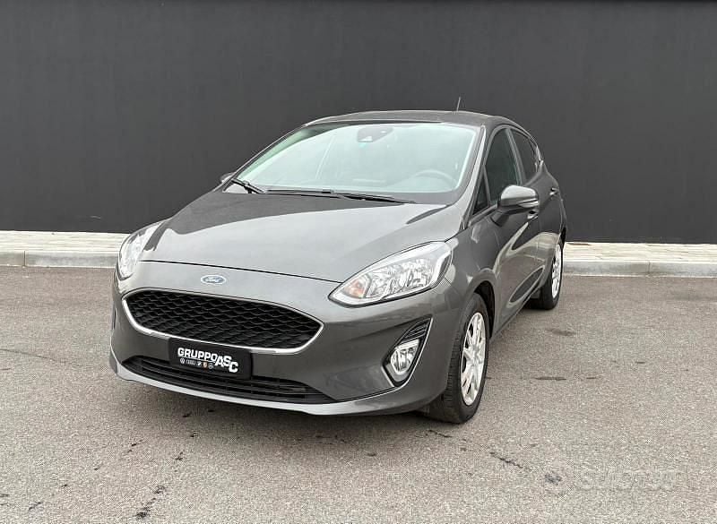 Usata Ford Fiesta 86 CV (63 kW) 2019 Grigio Utilitaria