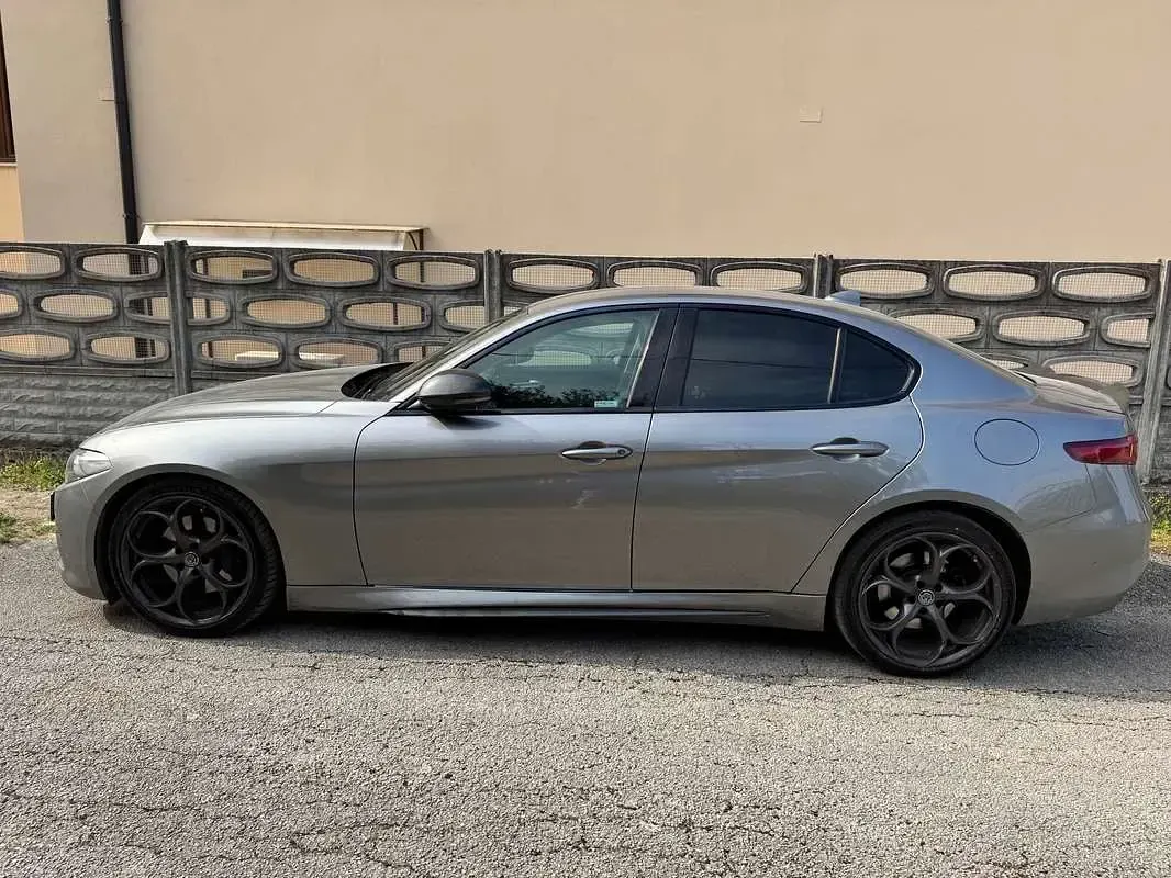 Usata Alfa Romeo Giulia Veloce 211 CV (155 kW) 2017 Grigio Berlina