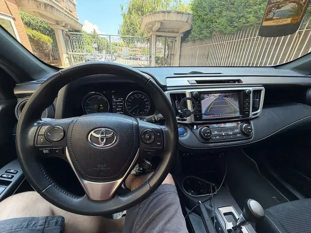 Usata Toyota RAV4 Hybrid Style 155 CV (114 kW) 2017 Nero SUV