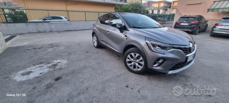 Usata Renault Captur 101 CV (74 kW) 2020 Grigio SUV
