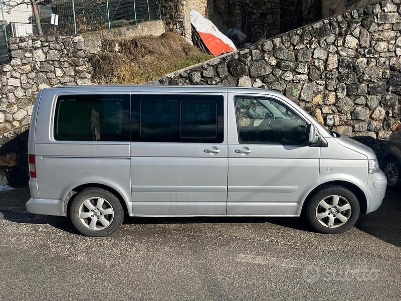 Grigio Usata 2004 VW Multivan Furgone | 13.500 € (Ottimo prezzo) - Immagine 1/4