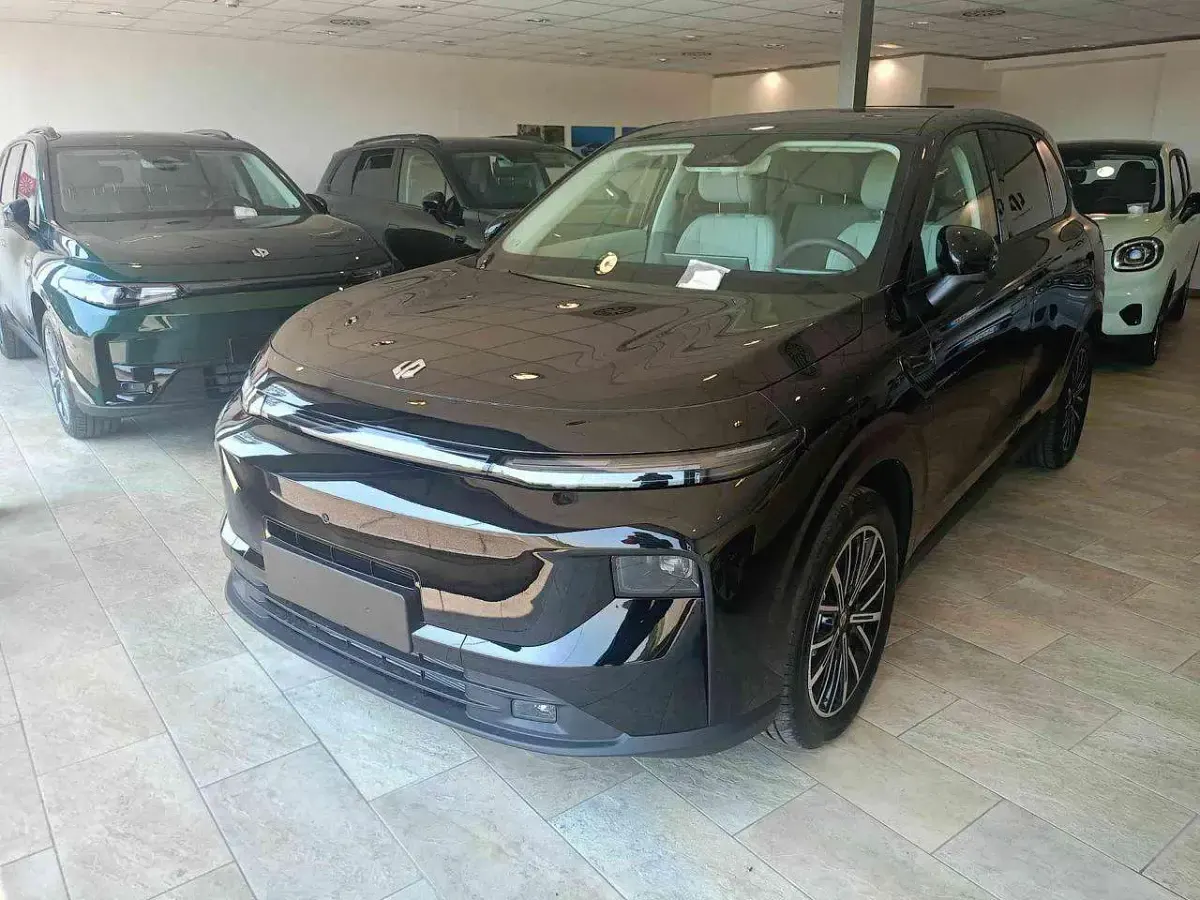 Nuova Leapmotor B10 218 CV (160 kW) 2026 Nero SUV