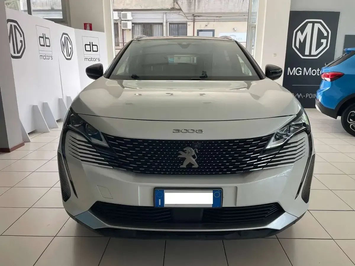 Usata Peugeot 3008 GT-line 181 CV (133 kW) 2022 Pearl white SUV