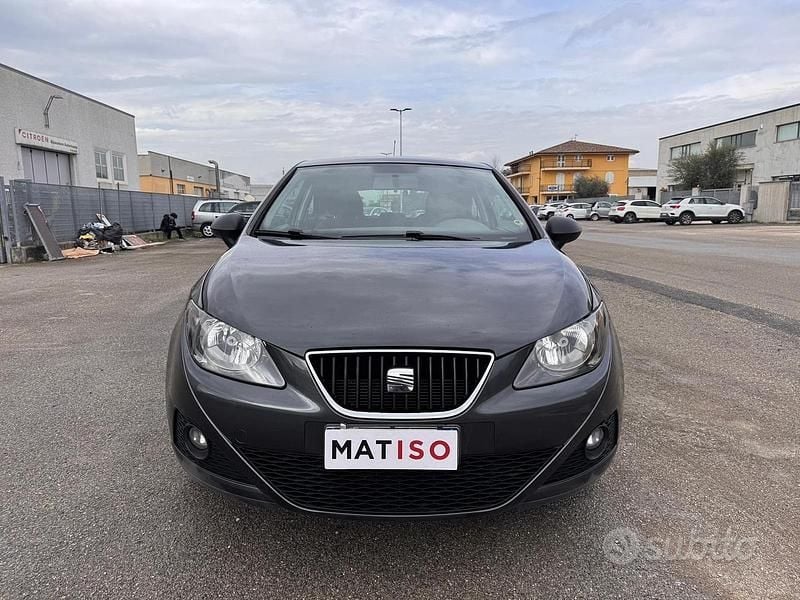 Usata Seat Ibiza 94 CV (69 kW) 2011 Grigio Coupé