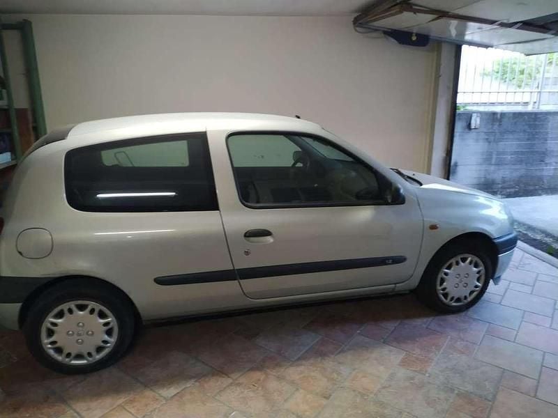 Usata Renault Clio II 58 CV (42 kW) 1999 Berlina