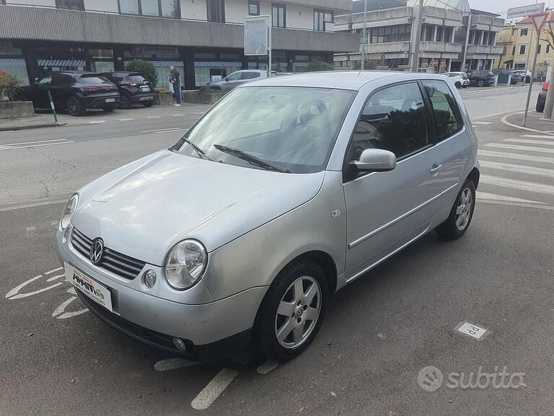 Usata VW Lupo Highline 75 CV (55 kW) 2003 Grigio Utilitaria