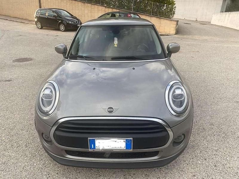 Usata Mini ONE 102 CV (75 kW) 2019 Grigio Utilitaria