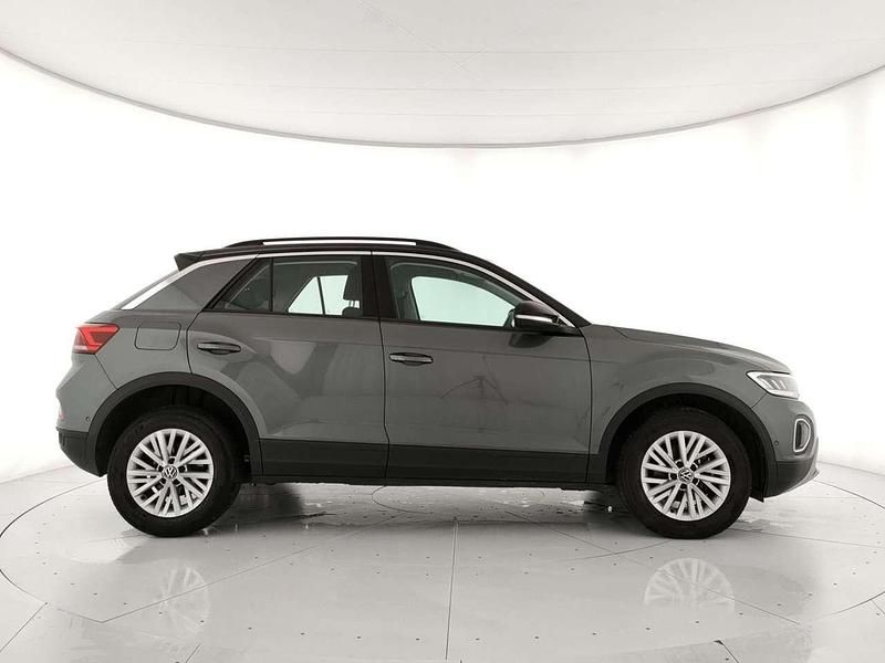 Usata VW T-Roc Life 116 CV (85 kW) 2025 Grigio SUV