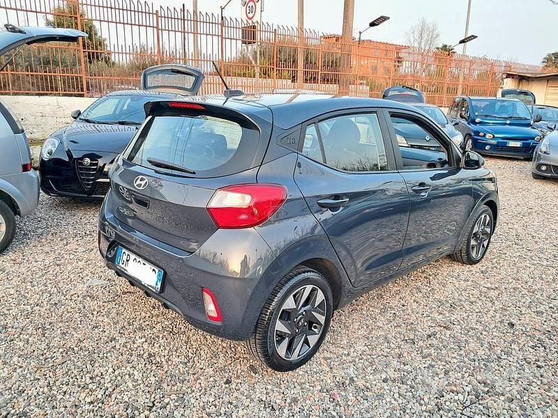 Usata Hyundai i10 67 CV (49 kW) 2023 Grigio Utilitaria